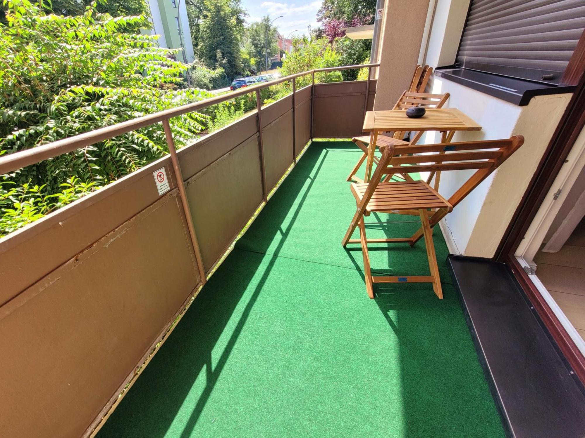 Duplex Apartment Ullstein- 4 Bedrooms, 2 Bathrooms, Living Room, 2 Parking Spaces, Boxspringbeds, Family & Business Apartment! ベルリン エクステリア 写真