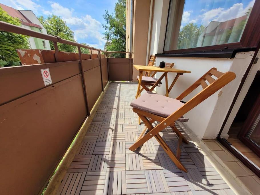 Duplex Apartment Ullstein- 4 Bedrooms, 2 Bathrooms, Living Room, 2 Parking Spaces, Boxspringbeds, Family & Business Apartment! ベルリン エクステリア 写真
