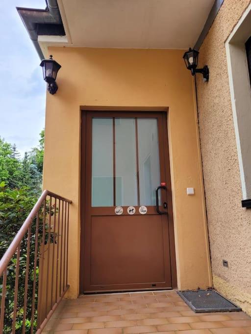 Duplex Apartment Ullstein- 4 Bedrooms, 2 Bathrooms, Living Room, 2 Parking Spaces, Boxspringbeds, Family & Business Apartment! ベルリン エクステリア 写真