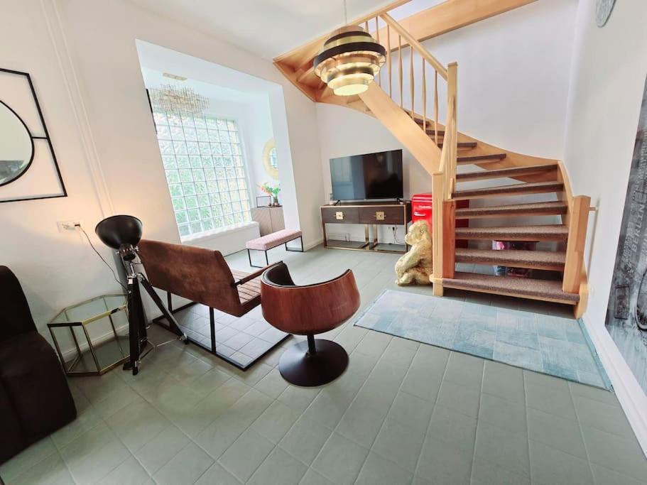 Duplex Apartment Ullstein- 4 Bedrooms, 2 Bathrooms, Living Room, 2 Parking Spaces, Boxspringbeds, Family & Business Apartment! ベルリン エクステリア 写真