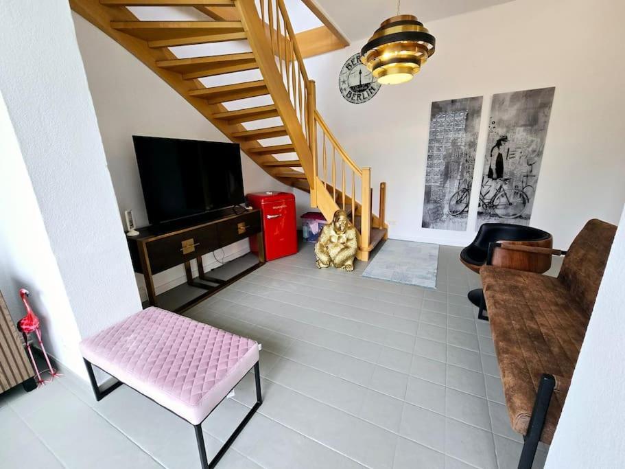 Duplex Apartment Ullstein- 4 Bedrooms, 2 Bathrooms, Living Room, 2 Parking Spaces, Boxspringbeds, Family & Business Apartment! ベルリン エクステリア 写真